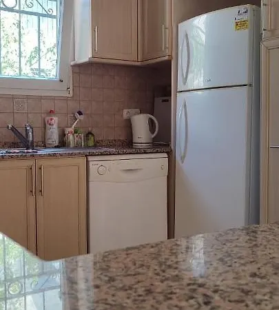 Ilk Oezge 3 Yatak Odali Villa * Kusadasi